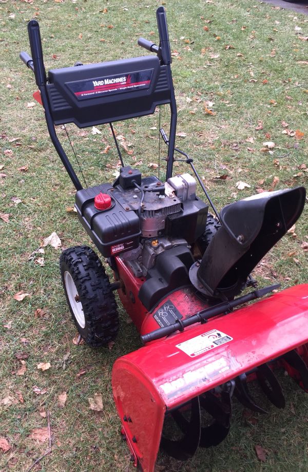 Yard Machines Snowblower 8hp 26” Electric Start for Sale in Manchester ...