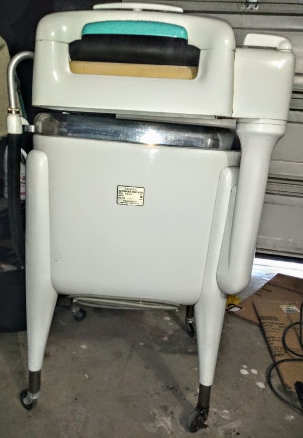 1950's60's Maytag wringer washing machine for Sale in Albuquerque, NM