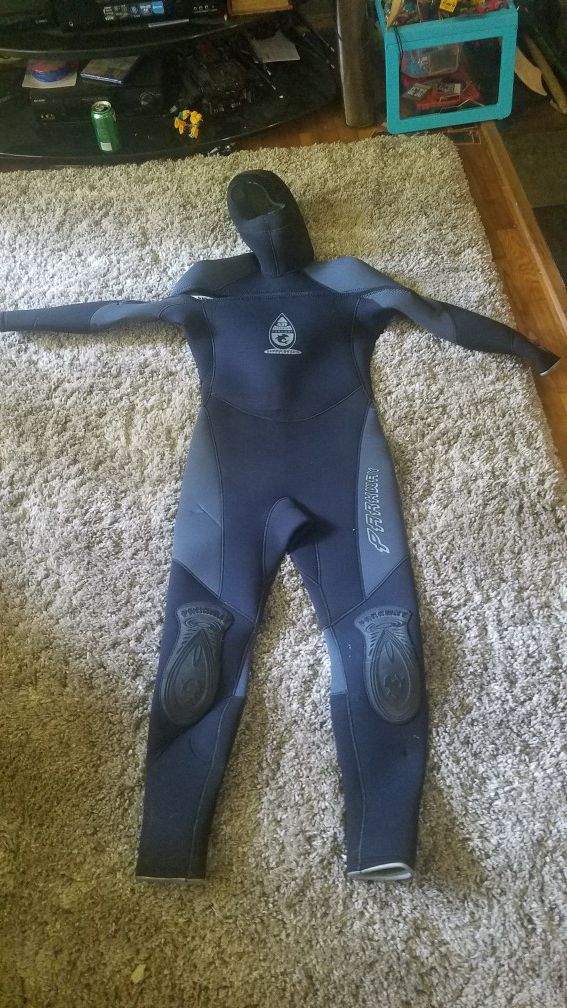 T1 parkway shark skin-1n 7mm wetsuit for Sale in Renton, WA - OfferUp