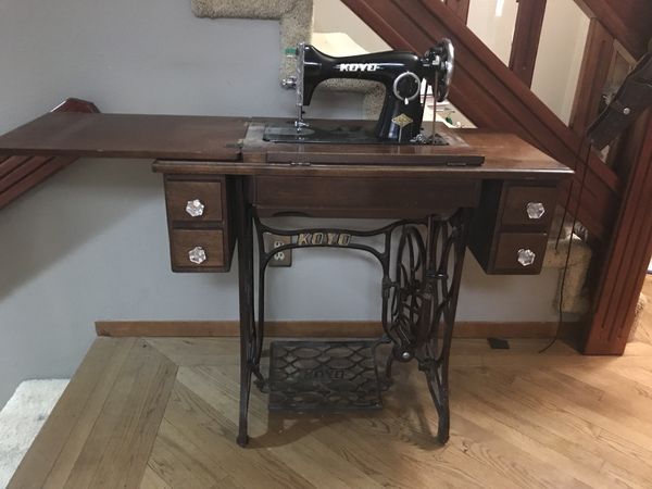 Vintage Koyo Manual Sewing Machine (Works!!) for Sale in Gresham, OR