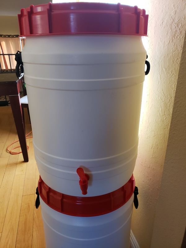 15 gallons water drum with faucet spigot for Sale in San Bernardino, CA