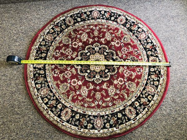 Barclay Well Woven Medallion Kashan 48” Round Rug in Red. Have four