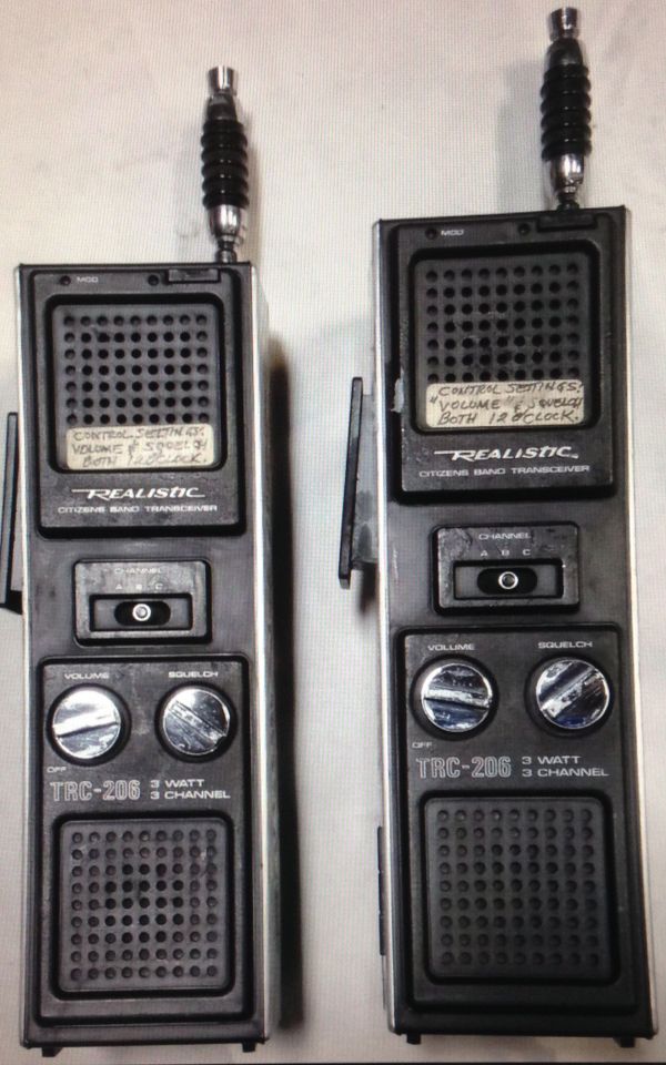 Realistic TRC206 two way walkie talkie cb radio lot of 2 for Sale in