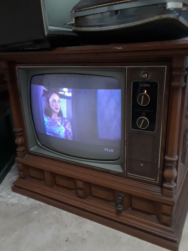 Vintage zenith chromacolor tv in nice shape working for Sale in Port St