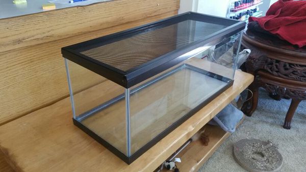  20 Gallon reptile tank  or Aquarium with Lid for Sale in 