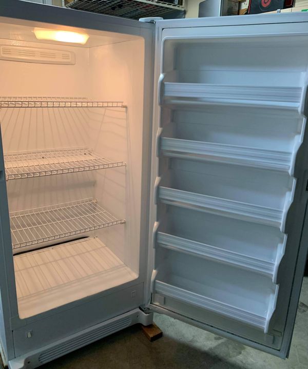 *FrostFree* Kenmore 15 cu ft upright freezer for Sale in Everett, WA