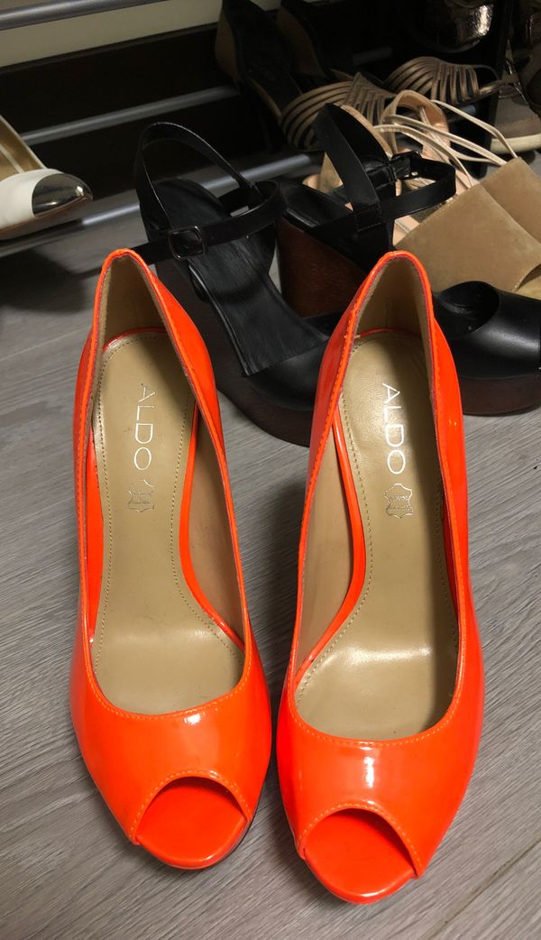 wide width caged heels