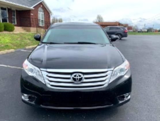 '11 Avalon Ice Cold A/C! for Sale in Boston, MA - OfferUp