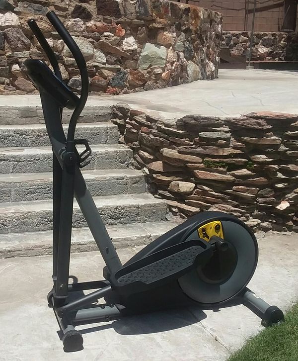 Golds Gym Stride Trainer 300 Elliptical for Sale in Phoenix, AZ - OfferUp