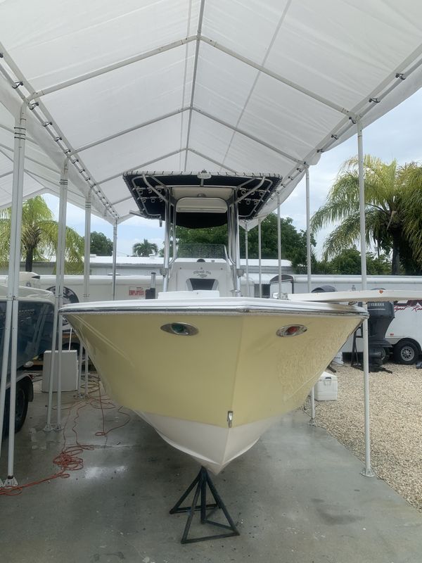 24 threadfin bay boat for Sale in Medley, FL OfferUp