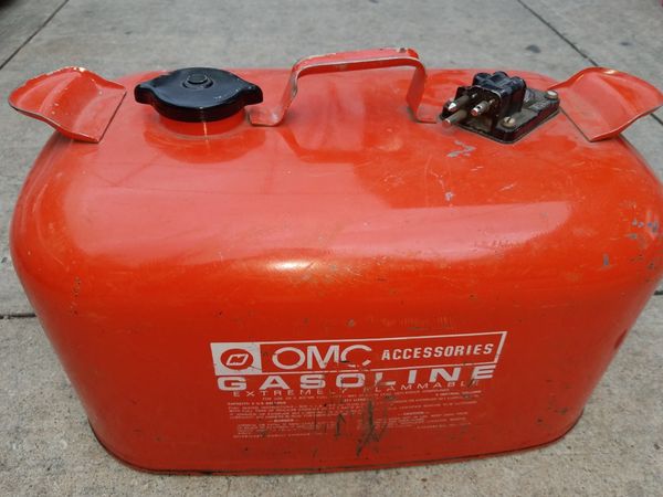 6 GALLON OMC METAL BOAT GAS TANK for Sale in Houston, TX - OfferUp