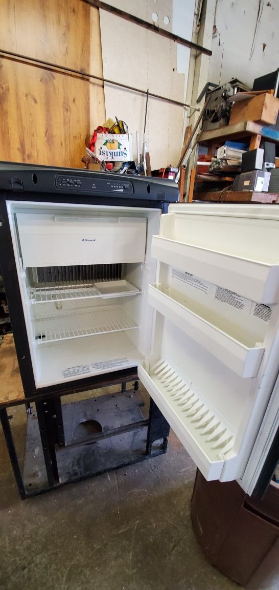 Dometic RM2354 Refrigerator 3 way for Sale in Chehalis, WA OfferUp