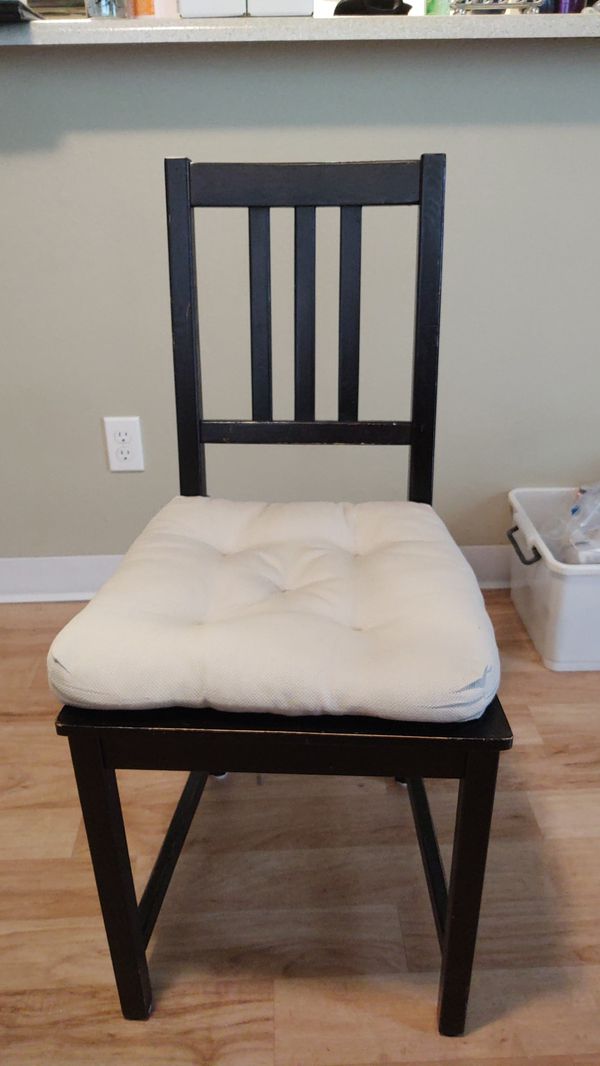 Kitchen table chairs - set of 4 for Sale in Seattle, WA - OfferUp