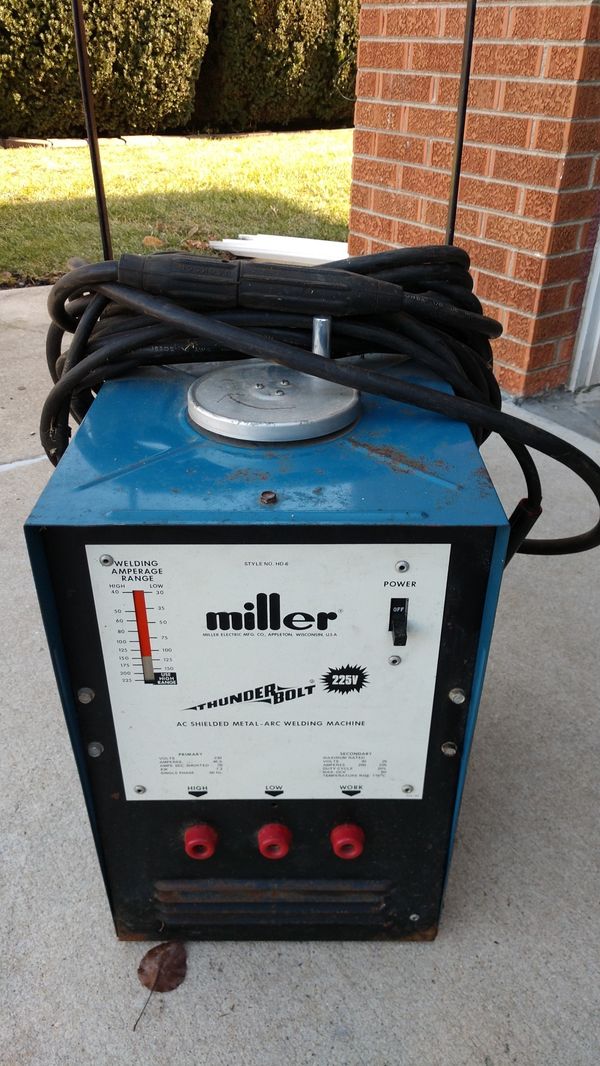 Miller heavy duty thunderbolt 225 volt welder for Sale in Franklin Park