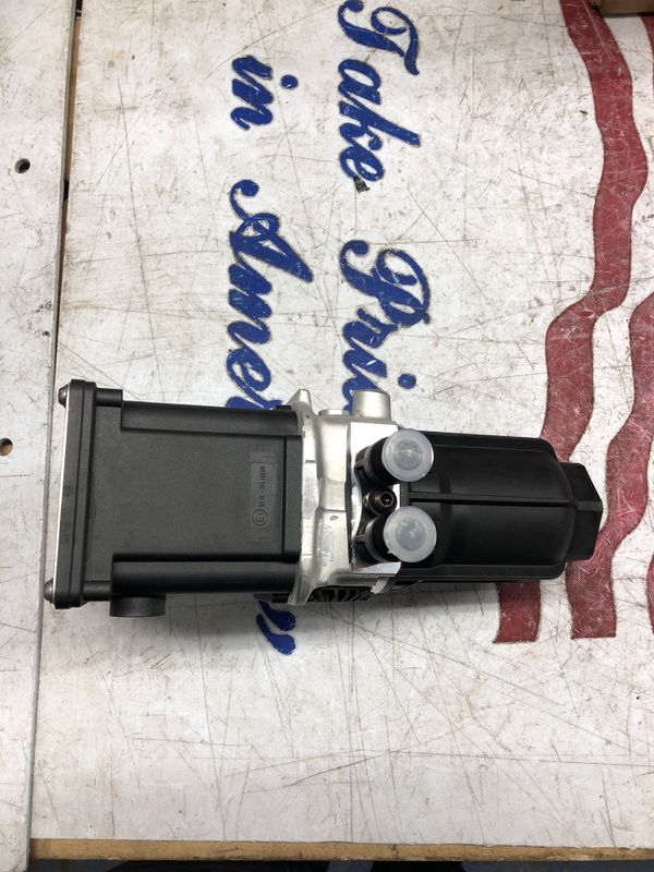 Freightliner Detroit DD15 Def Pump A0001404078 dd13 cascadia evolution Mercedes for Sale in