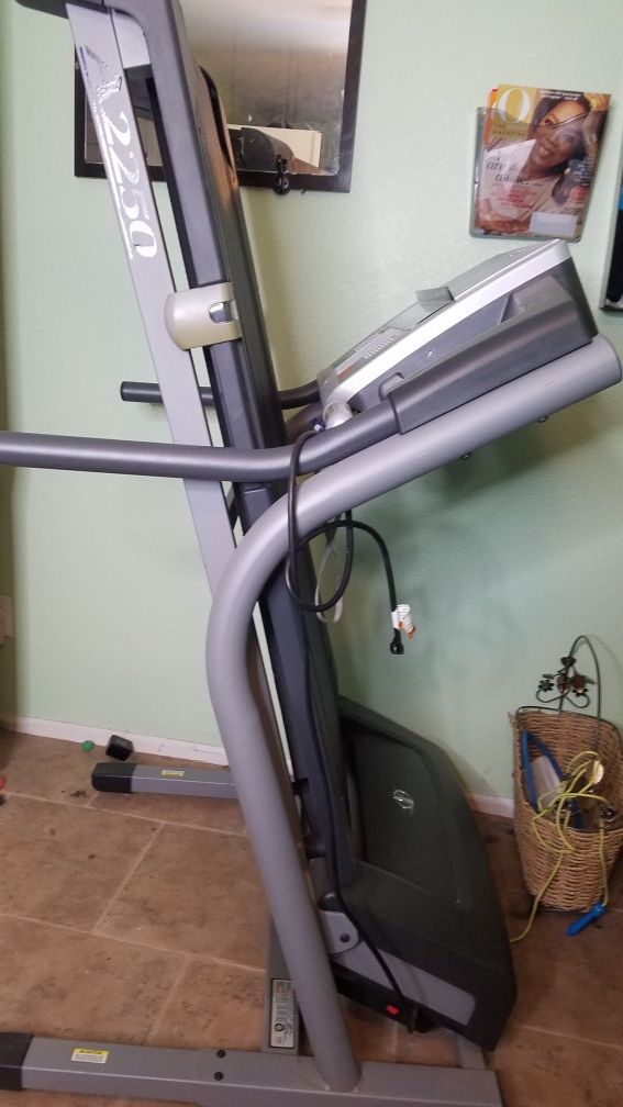 NordicTrack A2250 Treadmill for Sale in Avondale, AZ - OfferUp