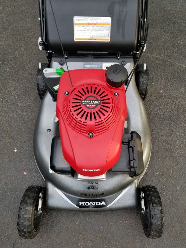 Honda HRR216k10VKAA lawnmower with smart drive System. 2018 model was