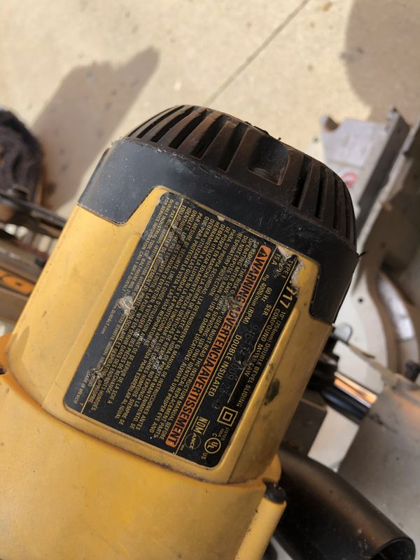 DeWALT dw717 miter saw for Sale in Bell Gardens, CA - OfferUp