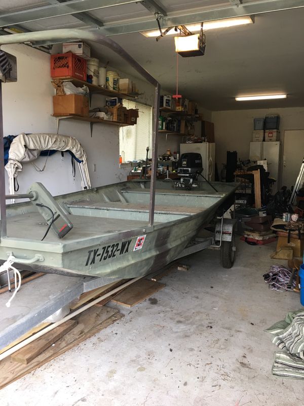 14’ Monarch extra wide aluminum boat with 25 hp Evinrude for Sale in La ...