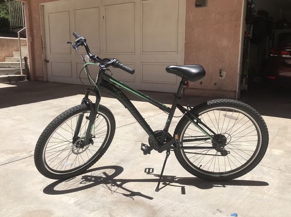 Schwinn Sidewinder Mountain Bike 21 Speed for Sale in Alhambra, CA