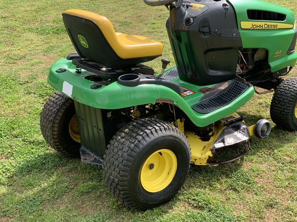 John Deere 102 riding lawn mower for Sale in Snellville, GA - OfferUp