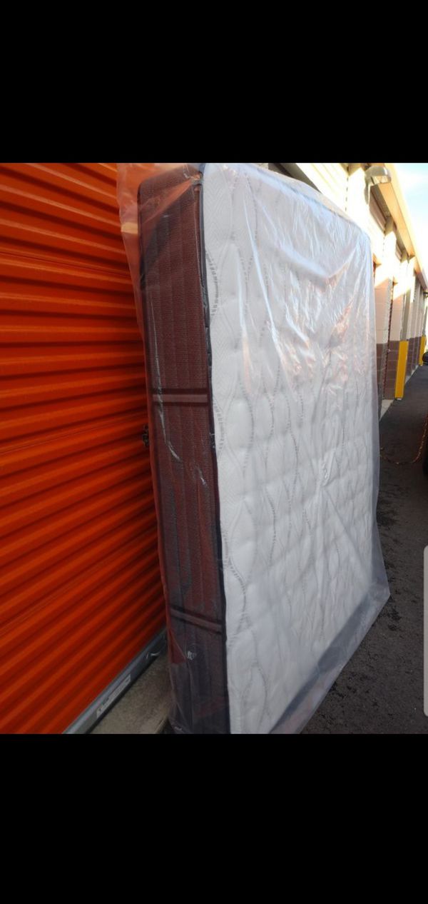 Sealy Queen size mattress and boxpring for Sale in Auburn ...