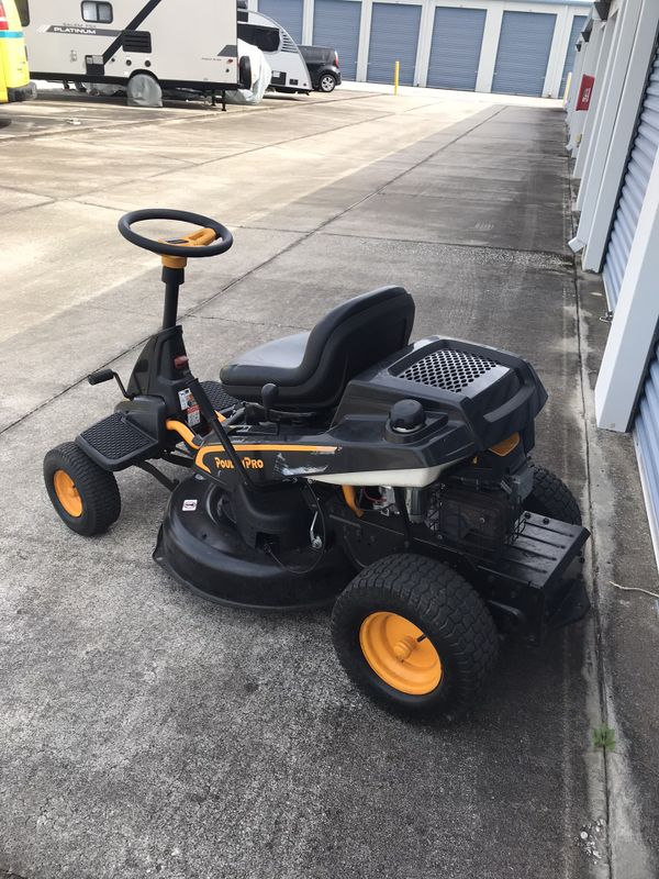 POULAN PRO TRACTOR 30 INCH RIDING LAWN MOWER for Sale in Clermont, FL