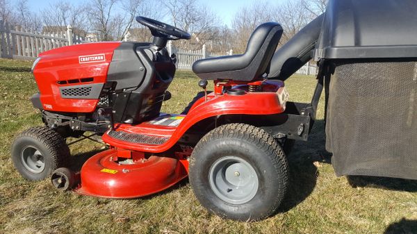 Craftsman T1400 riding lawnmower with bagger for Sale in Chambersburg ...