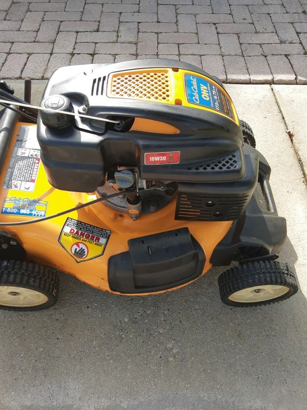 Cub Cadet self propelled lawn mower,6.75 HP for Sale in Miramar, FL