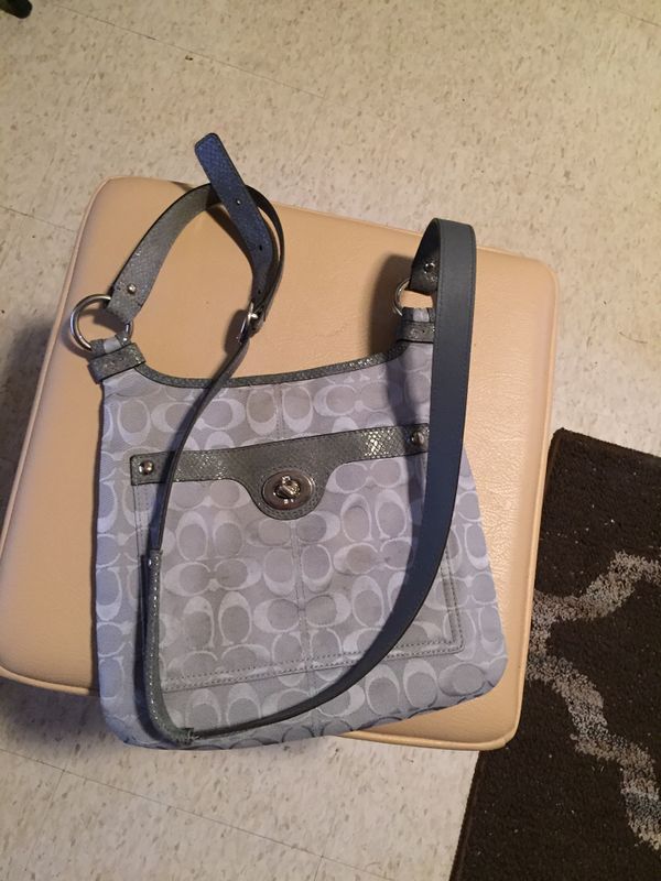 grey cross over bag