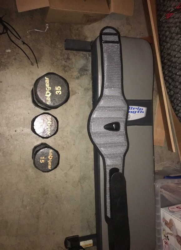 Weight bench w/ weights and belt. for Sale in Chula Vista, CA - OfferUp