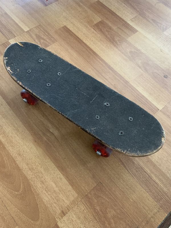 Small used skate board. for Sale in Pico Rivera, CA OfferUp