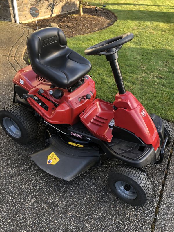 Craftsman R1000 Riding Lawn Mower ***LIKE NEW*** for Sale in Puyallup