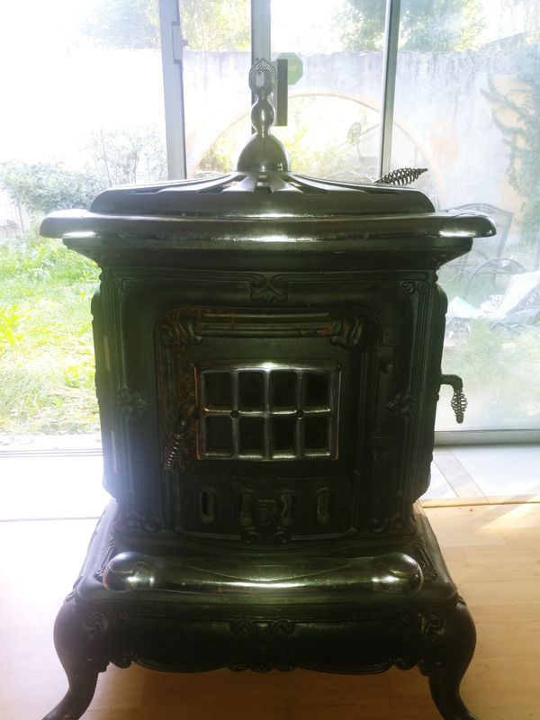 Antique Cast Iron Wood Parlor Stove for Sale in Spokane Valley, WA