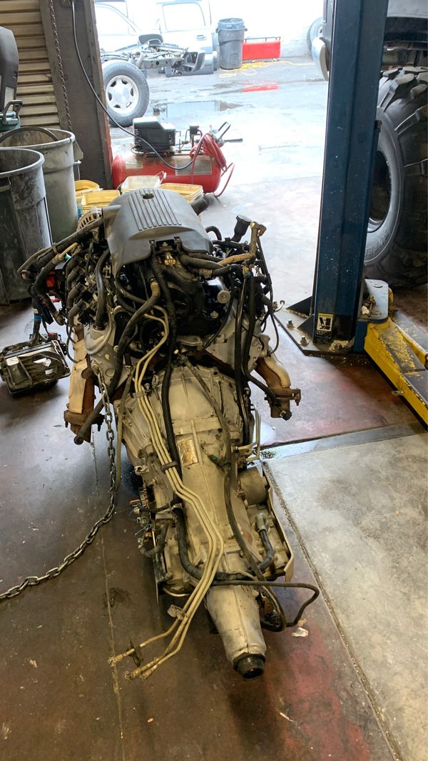 Chevy 5.3 Vortec Engine with 4L60 transmission for Sale in Covina, CA