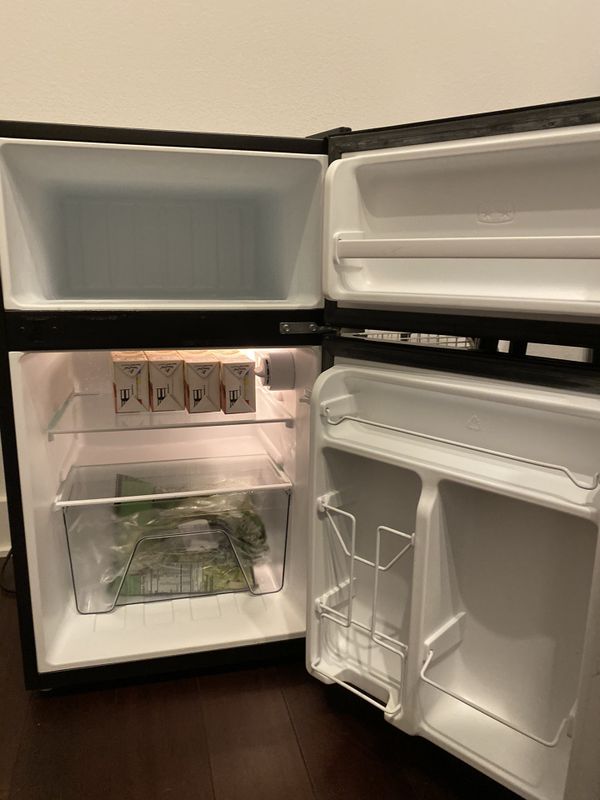 Whirlpool MiniFridge (Like New) 100 for Sale in Los Angeles, CA OfferUp