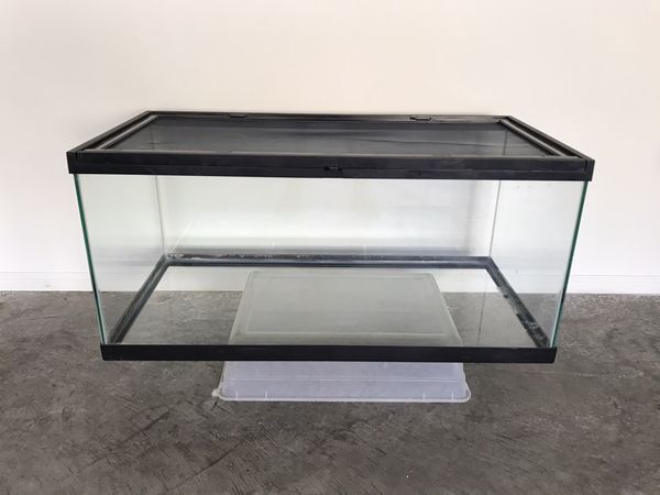 (2) 100 gallon fish tank WITH LID for Sale in Phoenix, AZ
