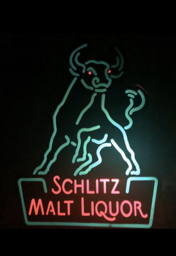 SCHLITZ MALT LIQUOR Beer NEON Bar SIGN Vintage 1984 Collectible Bull