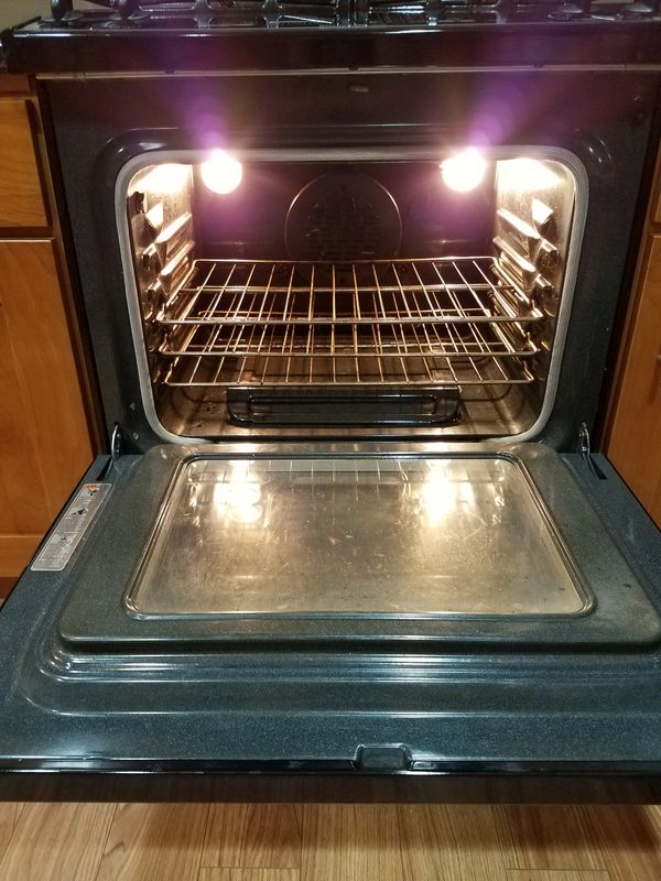 Kitchenaid Superba Convection slide in gas range for Sale in Everett