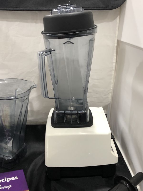 Vita-Mix Super 5000 Blender Mixer w/ Extras for Sale in Renton, WA