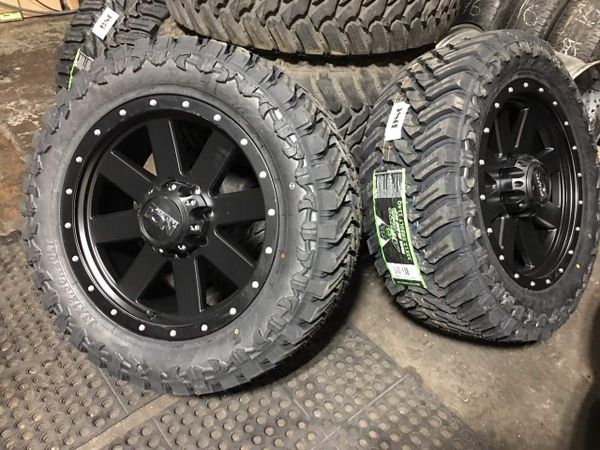 8 lug 20 inch wheels 33 inch mud tires 8x6.5 8x165 Chevy GMC HD 2500