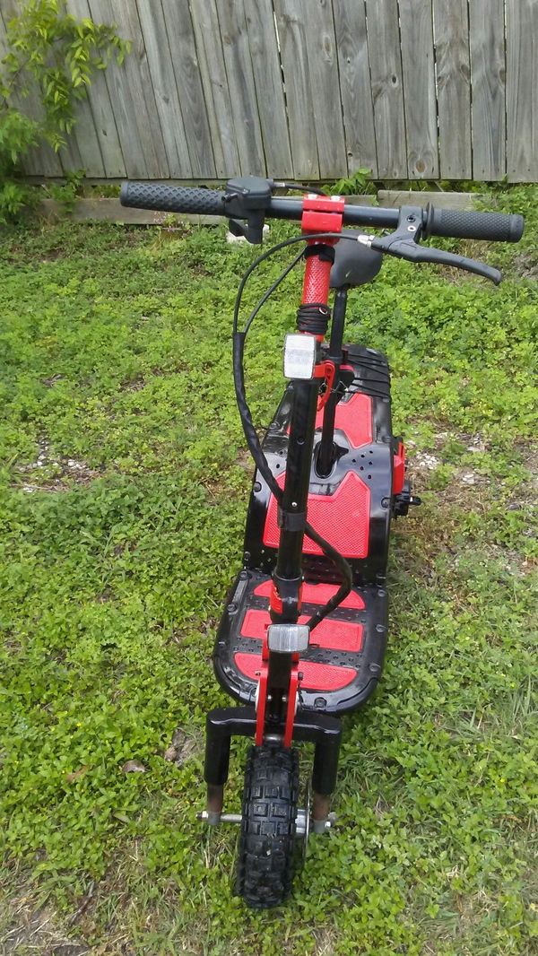 Motovox mvs10 43cc gas scooter. 250 O.B.O. for Sale in Houston, TX