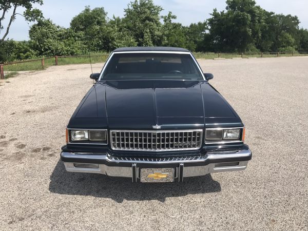 1986 Chevy Caprice Classic Brougham for Sale in Arlington, TX - OfferUp