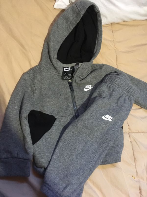 nike sweatsuit zip up