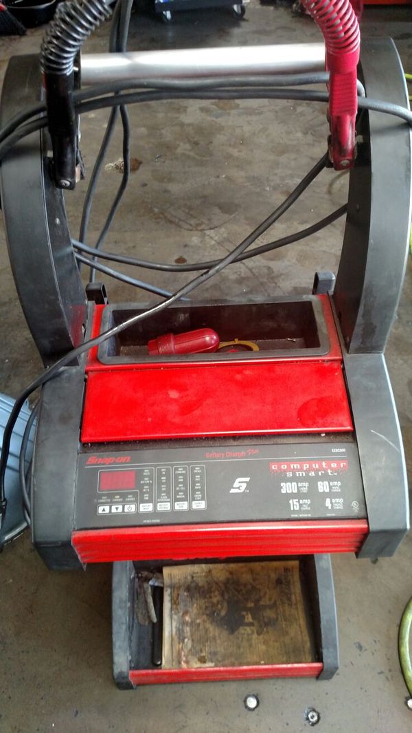 Snap on battery charger plus EEBC500 for Sale in El Cajon, CA OfferUp