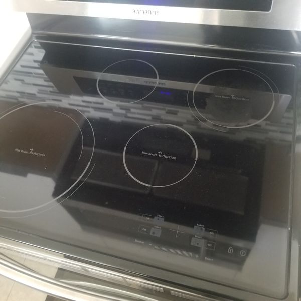 Samsung Induction Stove Range MODEL FTQ307NWGX for Sale in Lake Worth