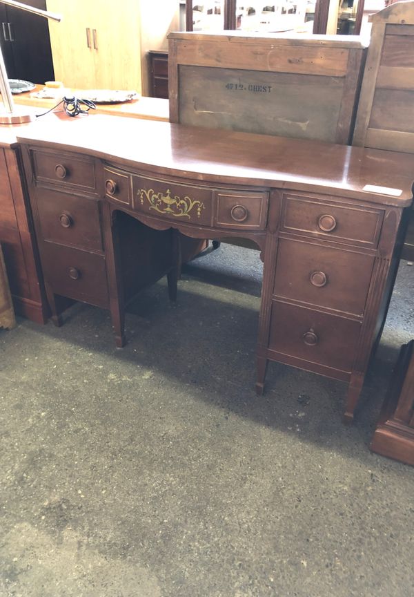 Vintage Thomasville Wooden Desk for Sale in WA OfferUp