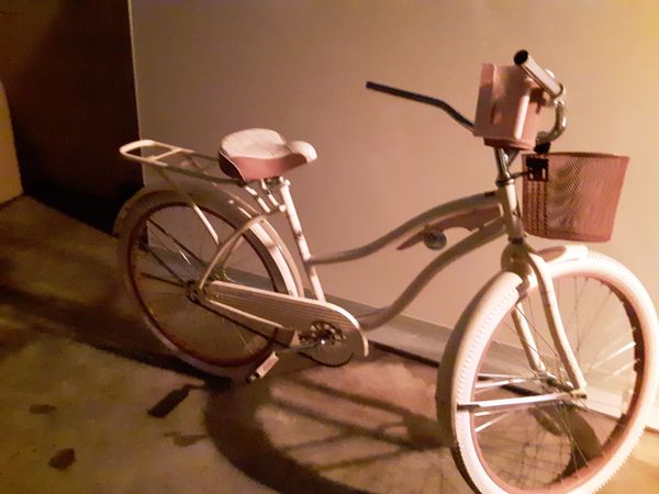 yellow huffy beach cruiser