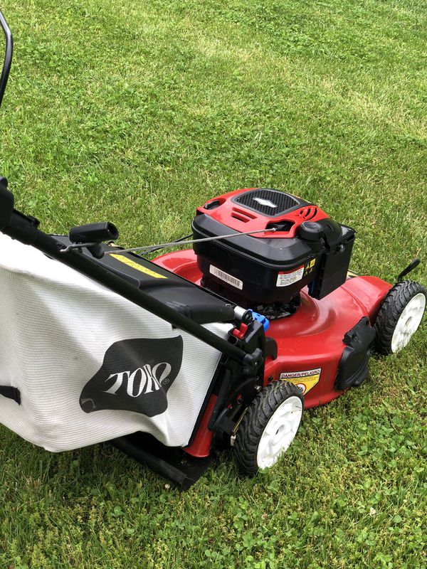 Toro recycler 22” lawn mower self propelled personal pace with bag in