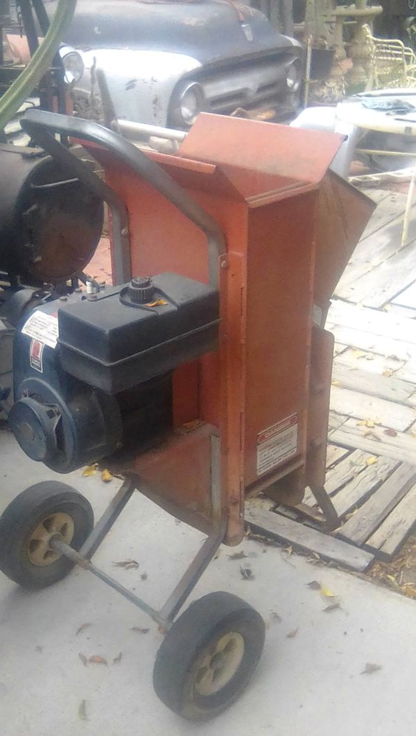 Super Tomahawk 2-in-1 chipper/shredder for Sale in Fontana, CA - OfferUp